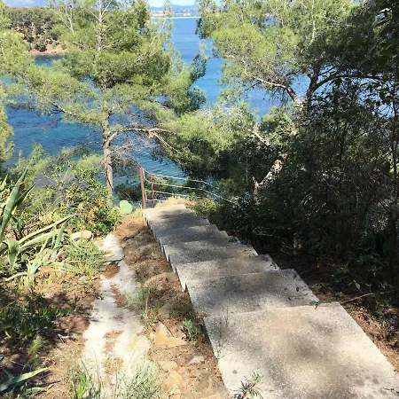 Baou Blue Seafront Villa La Seyne-sur-Mer