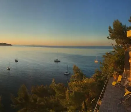 Baou Blue Seafront Villa